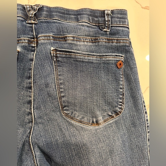 🌸Democracy “Ab” Solution Size 6 Ankle Jeans🌸 - Picture 11 of 11